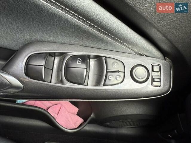 Белый Ниссан Жук, объемом двигателя 1 л и пробегом 26 тыс. км за 21500 $, фото 17 на Automoto.ua