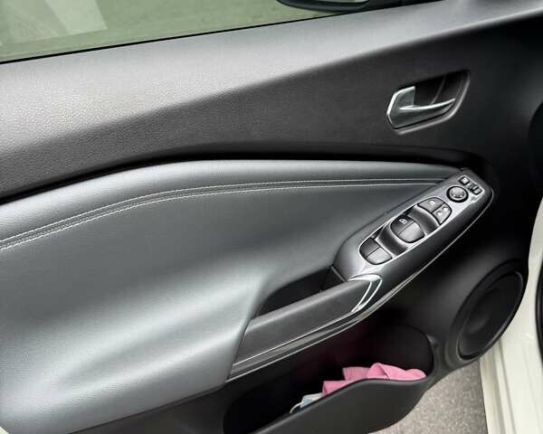 Белый Ниссан Жук, объемом двигателя 1 л и пробегом 26 тыс. км за 21500 $, фото 15 на Automoto.ua