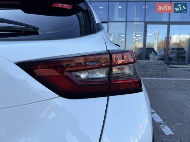 Белый Ниссан Жук, объемом двигателя 1 л и пробегом 55 тыс. км за 18469 $, фото 10 на Automoto.ua