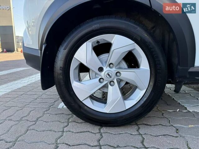 Белый Ниссан Жук, объемом двигателя 1 л и пробегом 55 тыс. км за 18469 $, фото 20 на Automoto.ua