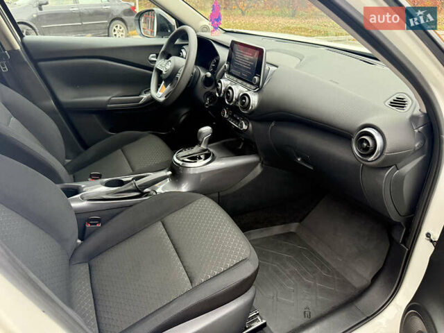 Белый Ниссан Жук, объемом двигателя 1 л и пробегом 53 тыс. км за 21300 $, фото 17 на Automoto.ua