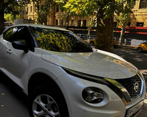 Белый Ниссан Жук, объемом двигателя 1 л и пробегом 63 тыс. км за 20450 $, фото 3 на Automoto.ua