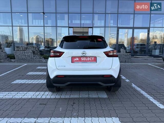 Белый Ниссан Жук, объемом двигателя 1 л и пробегом 55 тыс. км за 18469 $, фото 9 на Automoto.ua