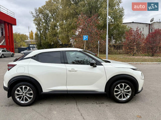 Белый Ниссан Жук, объемом двигателя 1 л и пробегом 53 тыс. км за 21300 $, фото 1 на Automoto.ua