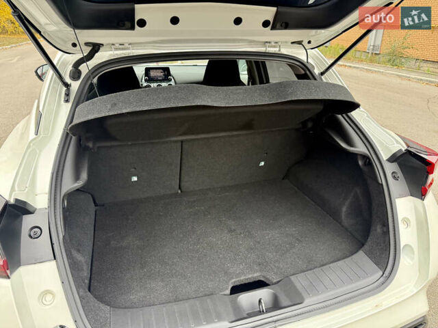 Белый Ниссан Жук, объемом двигателя 1 л и пробегом 53 тыс. км за 21300 $, фото 15 на Automoto.ua