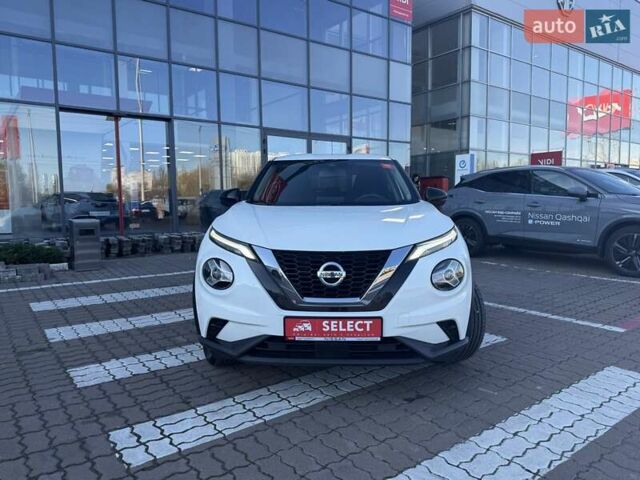 Белый Ниссан Жук, объемом двигателя 1 л и пробегом 55 тыс. км за 18469 $, фото 1 на Automoto.ua