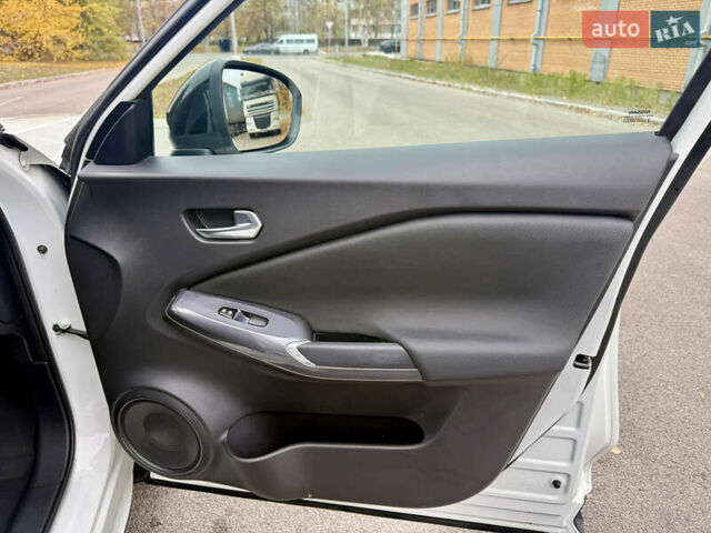 Белый Ниссан Жук, объемом двигателя 1 л и пробегом 53 тыс. км за 21300 $, фото 19 на Automoto.ua