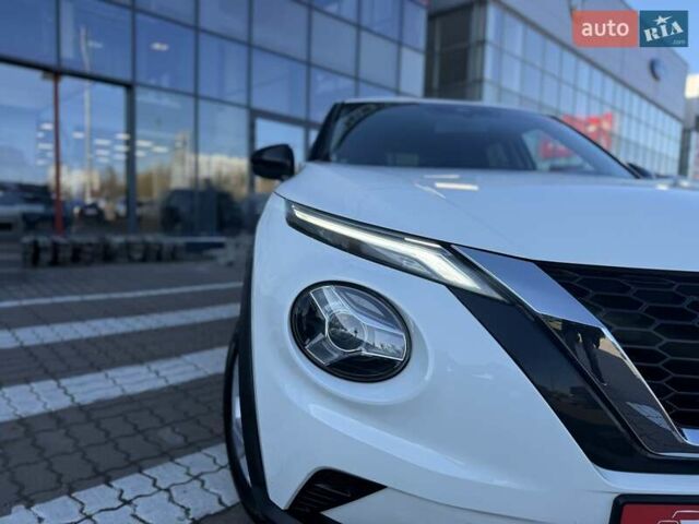 Белый Ниссан Жук, объемом двигателя 1 л и пробегом 55 тыс. км за 18469 $, фото 5 на Automoto.ua