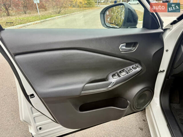 Белый Ниссан Жук, объемом двигателя 1 л и пробегом 53 тыс. км за 21300 $, фото 10 на Automoto.ua