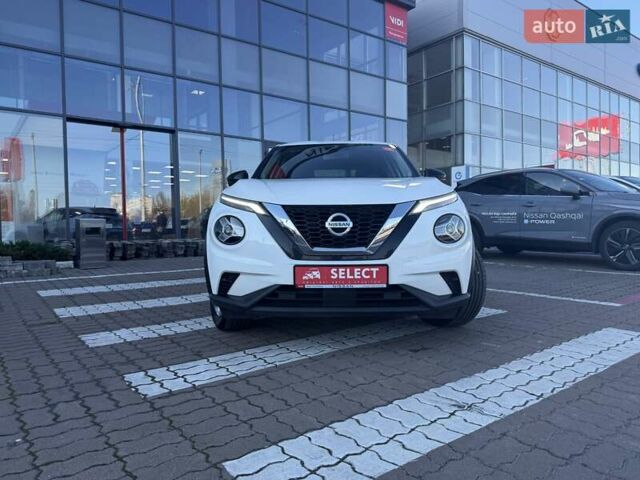 Белый Ниссан Жук, объемом двигателя 1 л и пробегом 55 тыс. км за 18469 $, фото 2 на Automoto.ua