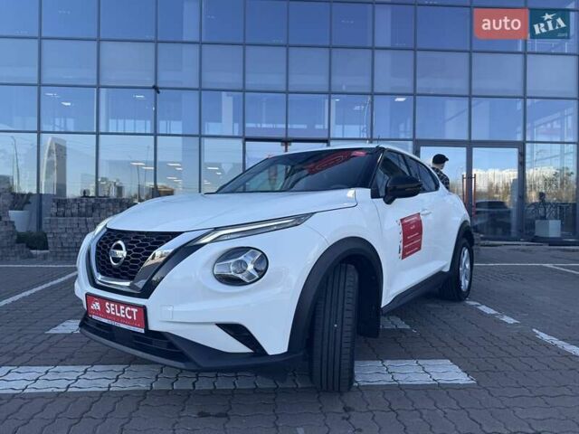 Белый Ниссан Жук, объемом двигателя 1 л и пробегом 55 тыс. км за 18469 $, фото 3 на Automoto.ua