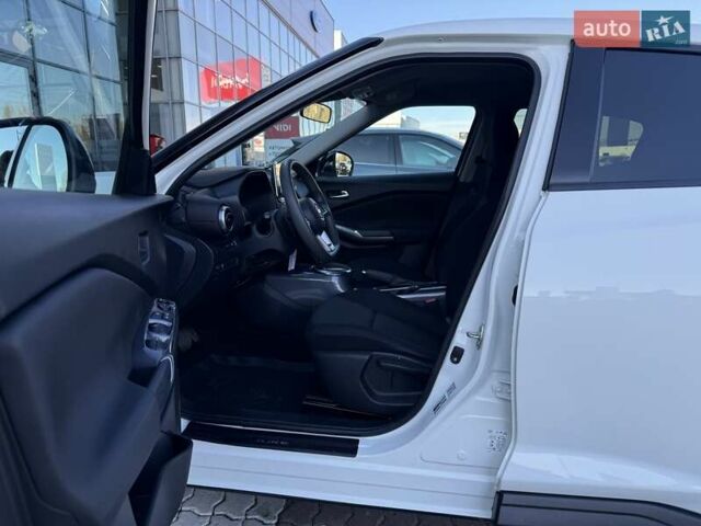 Белый Ниссан Жук, объемом двигателя 1 л и пробегом 55 тыс. км за 18469 $, фото 13 на Automoto.ua