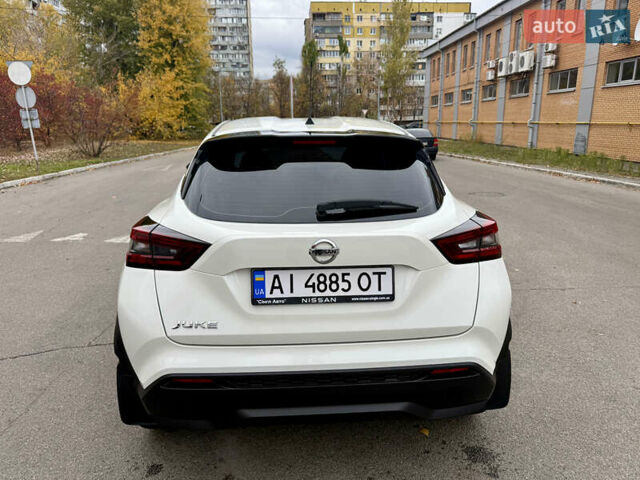 Белый Ниссан Жук, объемом двигателя 1 л и пробегом 53 тыс. км за 21300 $, фото 3 на Automoto.ua