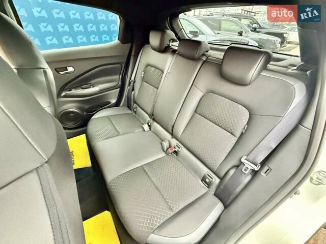 Белый Ниссан Жук, объемом двигателя 1 л и пробегом 7 тыс. км за 22500 $, фото 70 на Automoto.ua