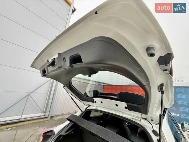 Белый Ниссан Жук, объемом двигателя 1 л и пробегом 7 тыс. км за 22500 $, фото 83 на Automoto.ua