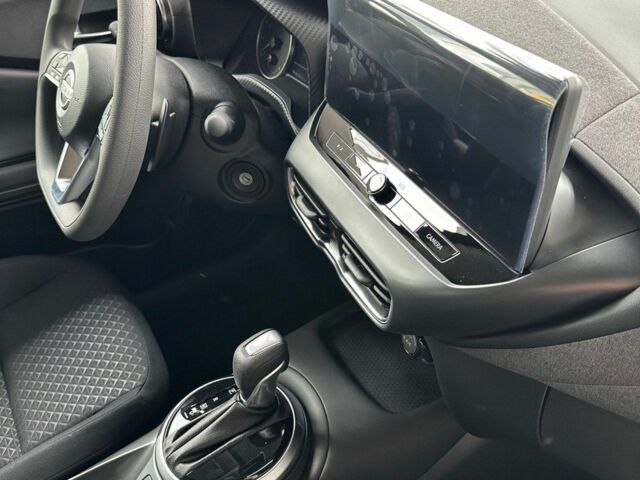 Білий Ніссан Жук, об'ємом двигуна 0 л та пробігом 0 тис. км за 25043 $, фото 8 на Automoto.ua