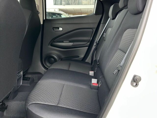 Білий Ніссан Жук, об'ємом двигуна 0 л та пробігом 0 тис. км за 25043 $, фото 14 на Automoto.ua