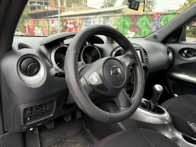 Черный Ниссан Жук, объемом двигателя 1.6 л и пробегом 80 тыс. км за 12222 $, фото 5 на Automoto.ua