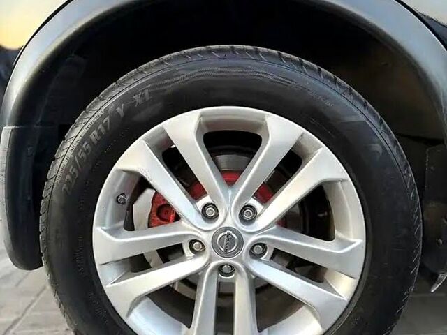 Черный Ниссан Жук, объемом двигателя 1.6 л и пробегом 347 тыс. км за 10300 $, фото 2 на Automoto.ua