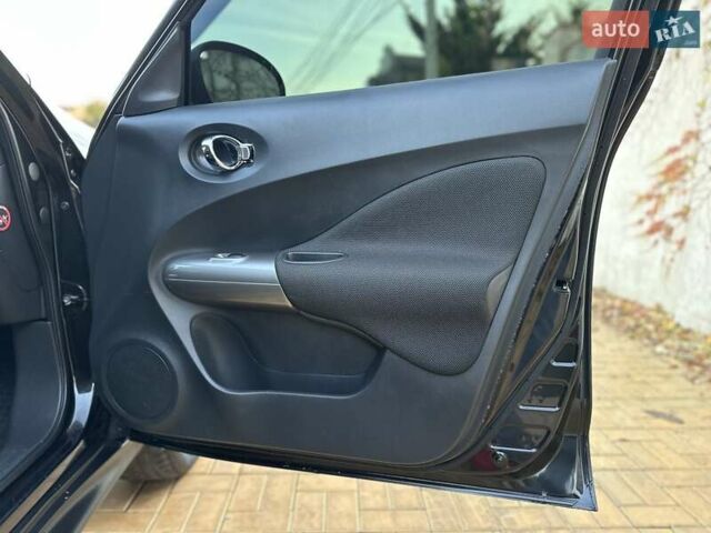 Черный Ниссан Жук, объемом двигателя 1.6 л и пробегом 117 тыс. км за 9900 $, фото 59 на Automoto.ua