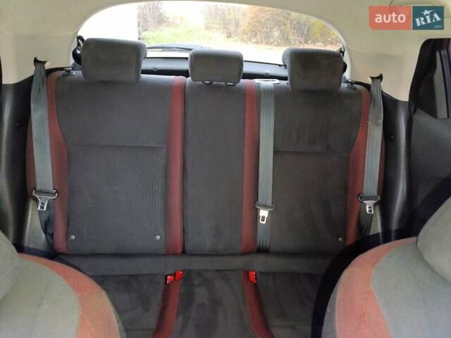 Черный Ниссан Жук, объемом двигателя 1.5 л и пробегом 244 тыс. км за 8222 $, фото 28 на Automoto.ua