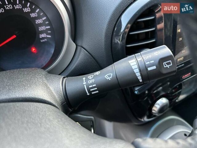 Черный Ниссан Жук, объемом двигателя 1.6 л и пробегом 117 тыс. км за 9900 $, фото 41 на Automoto.ua