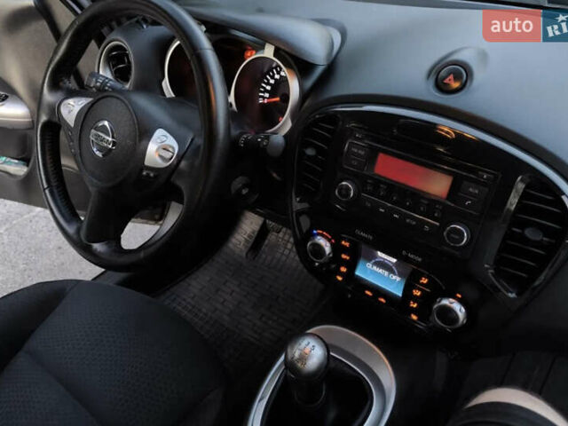 Черный Ниссан Жук, объемом двигателя 1.6 л и пробегом 153 тыс. км за 9500 $, фото 3 на Automoto.ua
