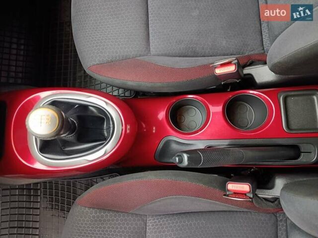 Черный Ниссан Жук, объемом двигателя 1.5 л и пробегом 244 тыс. км за 8222 $, фото 21 на Automoto.ua