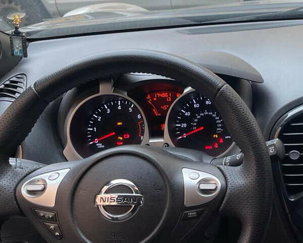 Черный Ниссан Жук, объемом двигателя 1.6 л и пробегом 270 тыс. км за 8500 $, фото 4 на Automoto.ua