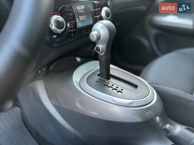 Черный Ниссан Жук, объемом двигателя 1.6 л и пробегом 117 тыс. км за 9900 $, фото 46 на Automoto.ua