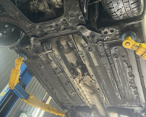 Черный Ниссан Жук, объемом двигателя 1.6 л и пробегом 270 тыс. км за 8500 $, фото 13 на Automoto.ua