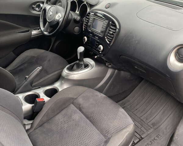 Черный Ниссан Жук, объемом двигателя 1.6 л и пробегом 120 тыс. км за 8300 $, фото 8 на Automoto.ua