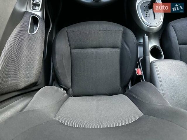 Черный Ниссан Жук, объемом двигателя 1.6 л и пробегом 117 тыс. км за 9900 $, фото 27 на Automoto.ua