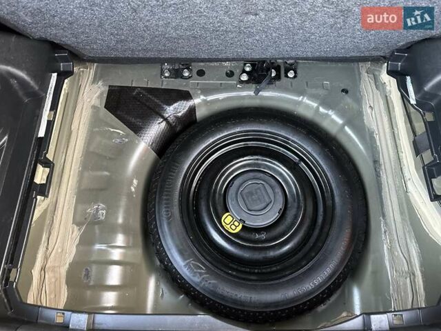 Черный Ниссан Жук, объемом двигателя 1.6 л и пробегом 117 тыс. км за 9900 $, фото 74 на Automoto.ua