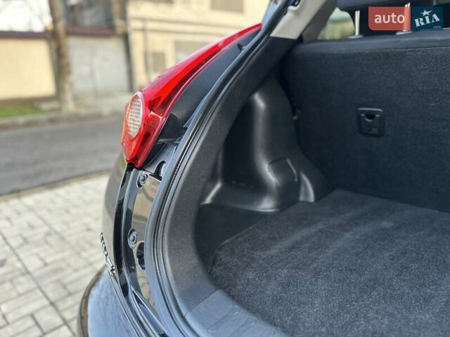 Черный Ниссан Жук, объемом двигателя 1.6 л и пробегом 117 тыс. км за 9900 $, фото 70 на Automoto.ua