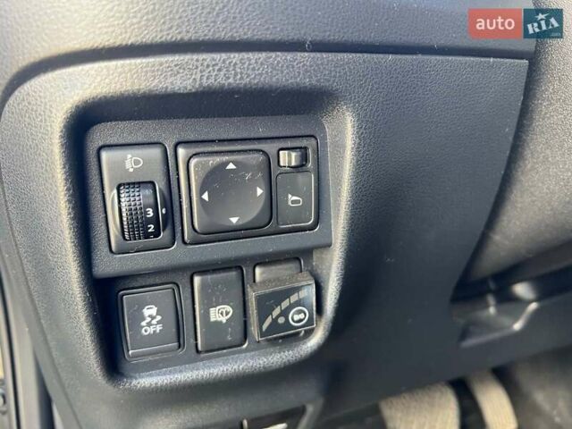 Черный Ниссан Жук, объемом двигателя 1.6 л и пробегом 115 тыс. км за 10030 $, фото 33 на Automoto.ua