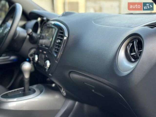 Черный Ниссан Жук, объемом двигателя 1.6 л и пробегом 117 тыс. км за 9900 $, фото 31 на Automoto.ua