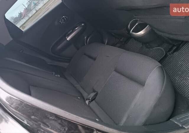 Черный Ниссан Жук, объемом двигателя 1.5 л и пробегом 163 тыс. км за 8250 $, фото 46 на Automoto.ua