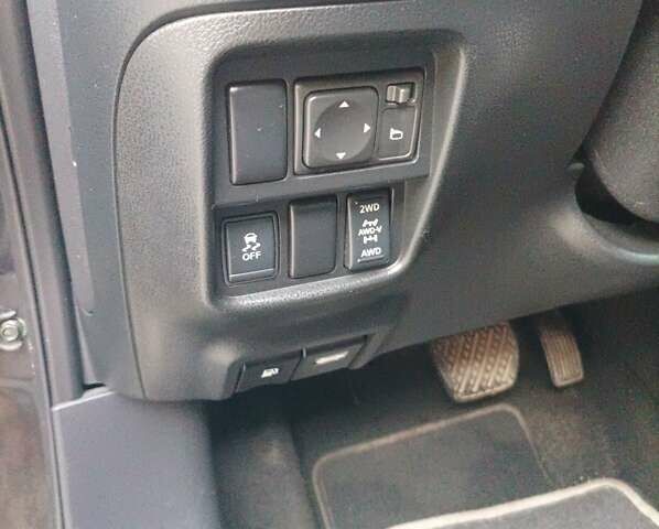 Черный Ниссан Жук, объемом двигателя 1.6 л и пробегом 160 тыс. км за 9300 $, фото 9 на Automoto.ua