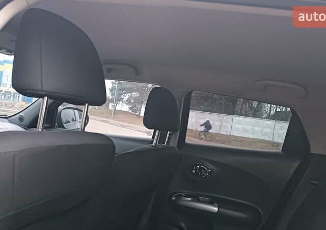 Черный Ниссан Жук, объемом двигателя 1.5 л и пробегом 163 тыс. км за 8250 $, фото 53 на Automoto.ua