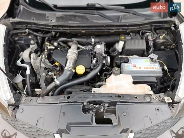Черный Ниссан Жук, объемом двигателя 1.5 л и пробегом 244 тыс. км за 8222 $, фото 36 на Automoto.ua