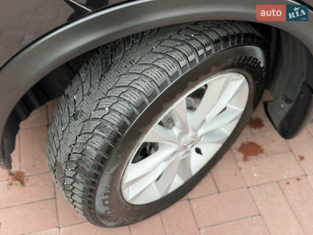 Черный Ниссан Жук, объемом двигателя 1.5 л и пробегом 184 тыс. км за 9300 $, фото 54 на Automoto.ua