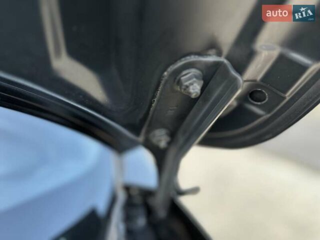 Черный Ниссан Жук, объемом двигателя 1.6 л и пробегом 117 тыс. км за 9900 $, фото 80 на Automoto.ua