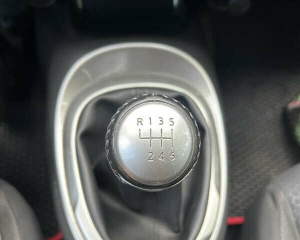 Черный Ниссан Жук, объемом двигателя 1.46 л и пробегом 160 тыс. км за 7550 $, фото 24 на Automoto.ua