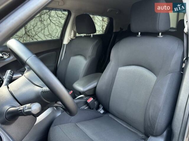 Черный Ниссан Жук, объемом двигателя 1.6 л и пробегом 117 тыс. км за 9900 $, фото 32 на Automoto.ua