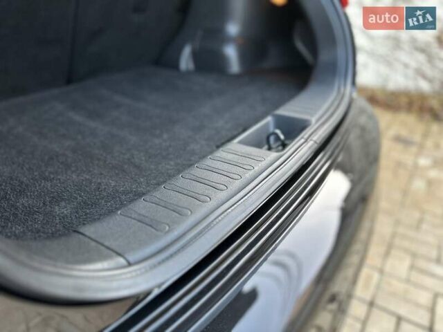 Черный Ниссан Жук, объемом двигателя 1.6 л и пробегом 117 тыс. км за 9900 $, фото 72 на Automoto.ua