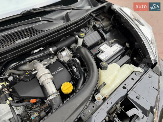 Черный Ниссан Жук, объемом двигателя 1.5 л и пробегом 184 тыс. км за 9300 $, фото 42 на Automoto.ua