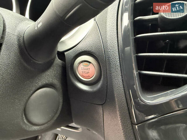 Черный Ниссан Жук, объемом двигателя 1.5 л и пробегом 184 тыс. км за 9300 $, фото 66 на Automoto.ua