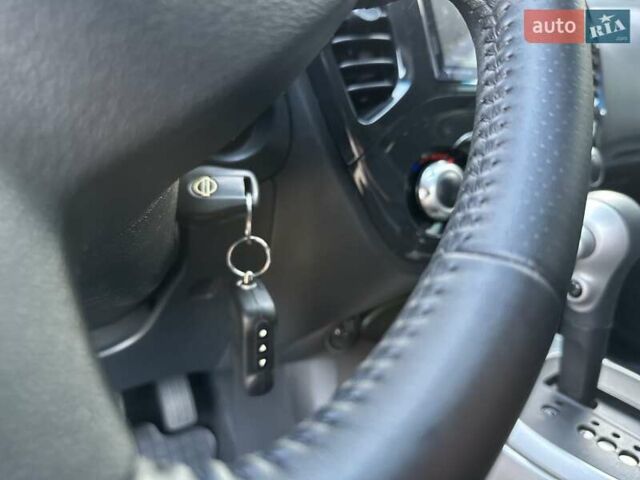 Черный Ниссан Жук, объемом двигателя 1.6 л и пробегом 117 тыс. км за 9900 $, фото 43 на Automoto.ua