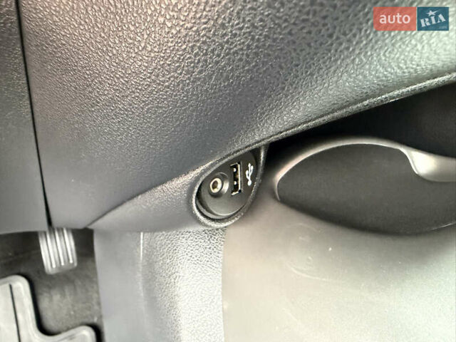 Черный Ниссан Жук, объемом двигателя 1.5 л и пробегом 184 тыс. км за 9300 $, фото 68 на Automoto.ua